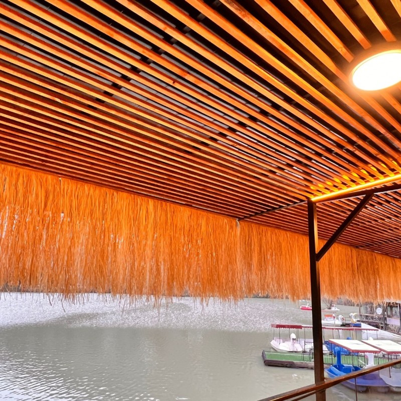 Hasır Püskül Otu Saçaklı Ot 1,50 Metre x 75 cm Hasır Püskül Otu Saçaklı Ot 1,50 Metre x 75 cm